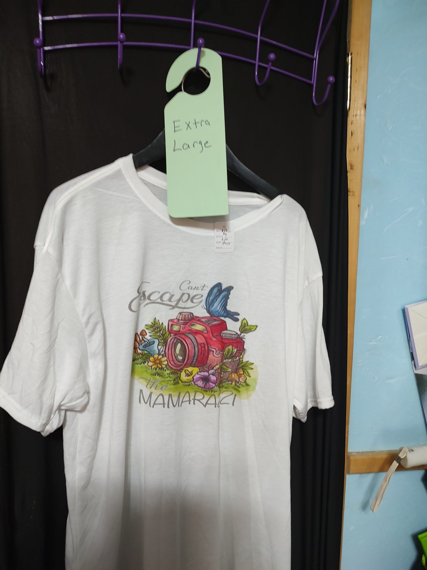 Can't escape the Mamarazi t-shirt extra large Clearance sale