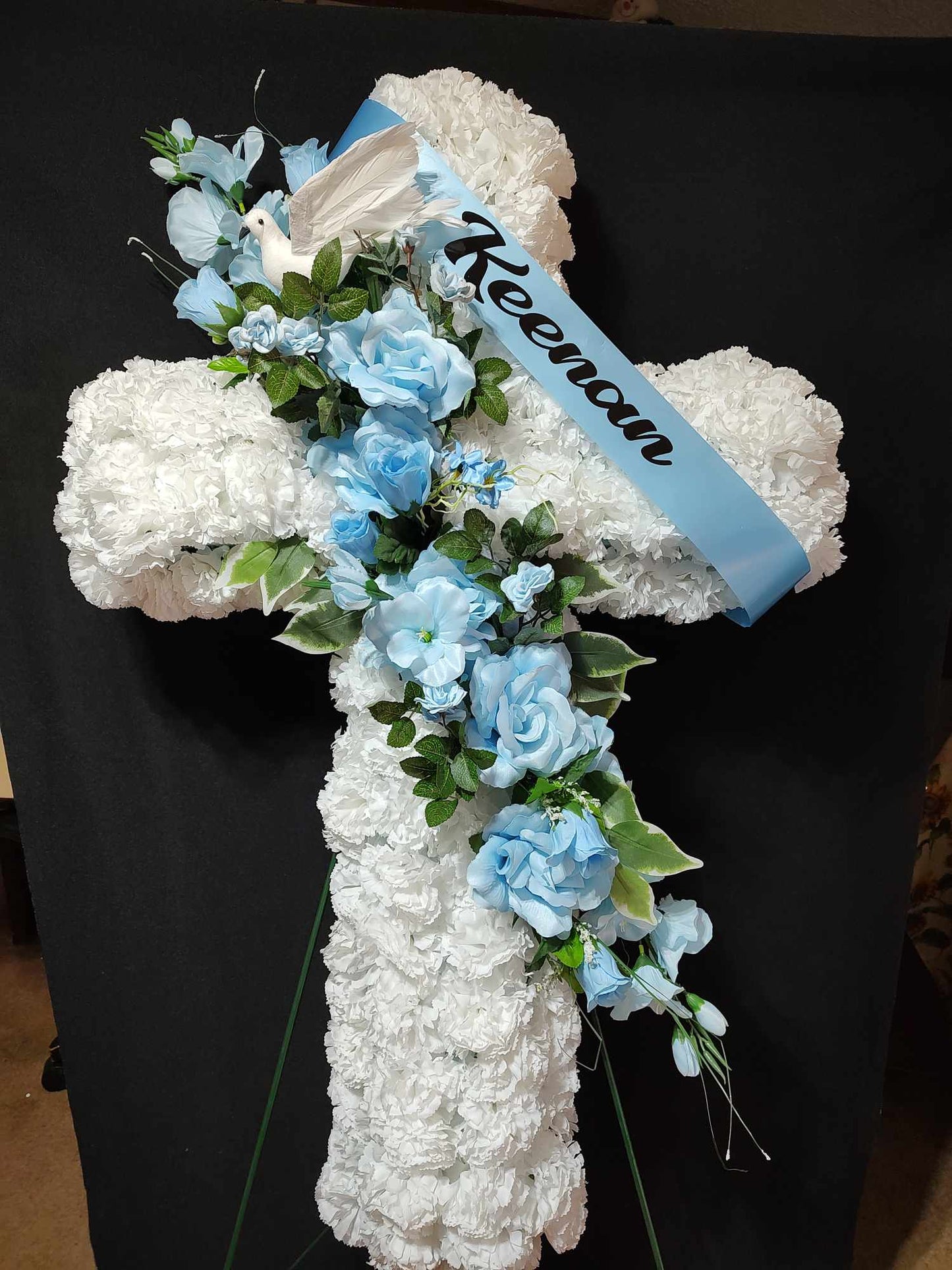 cross funeral arrangemnt