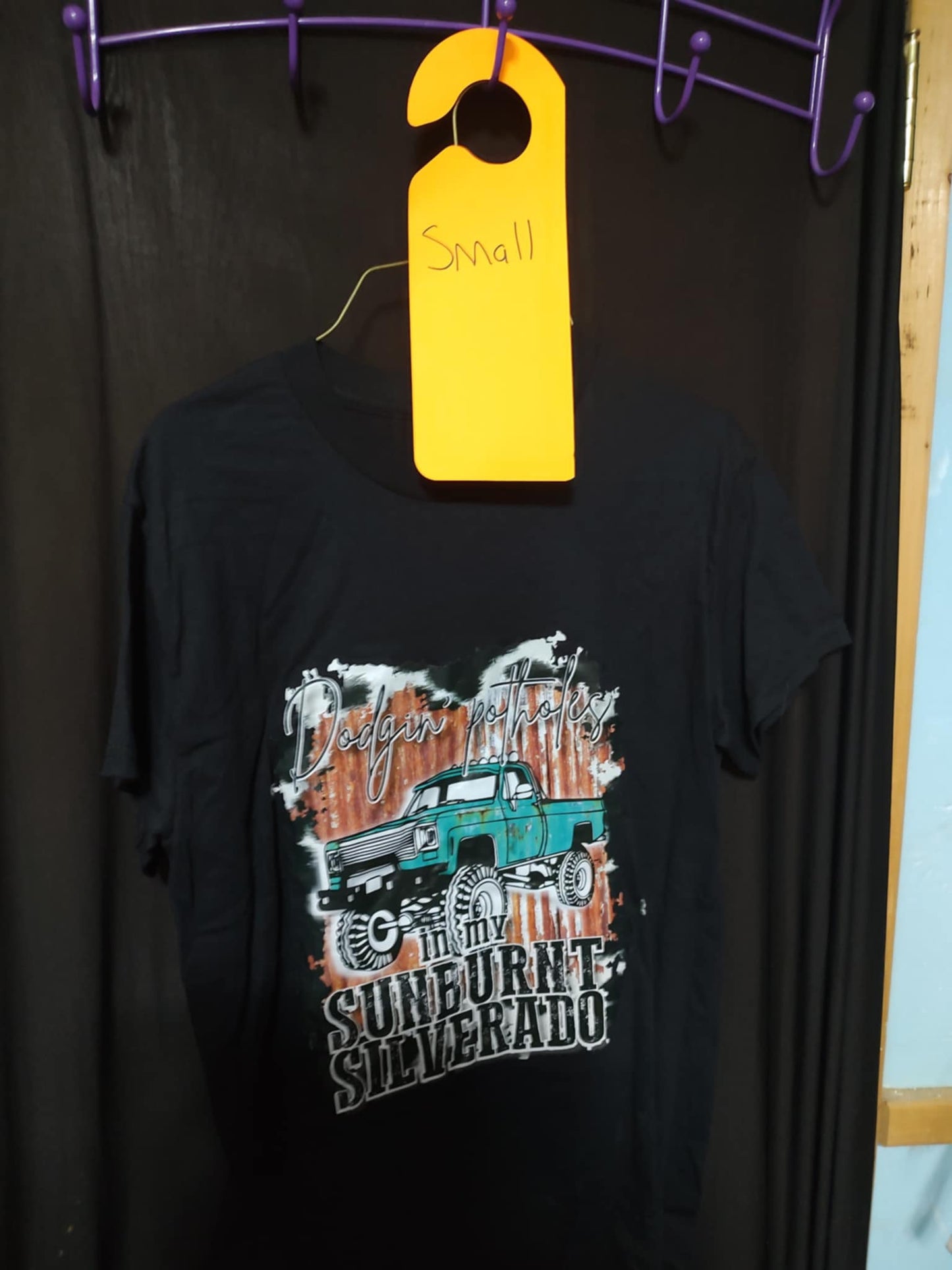 Clearance-Small Silverado t-shirt