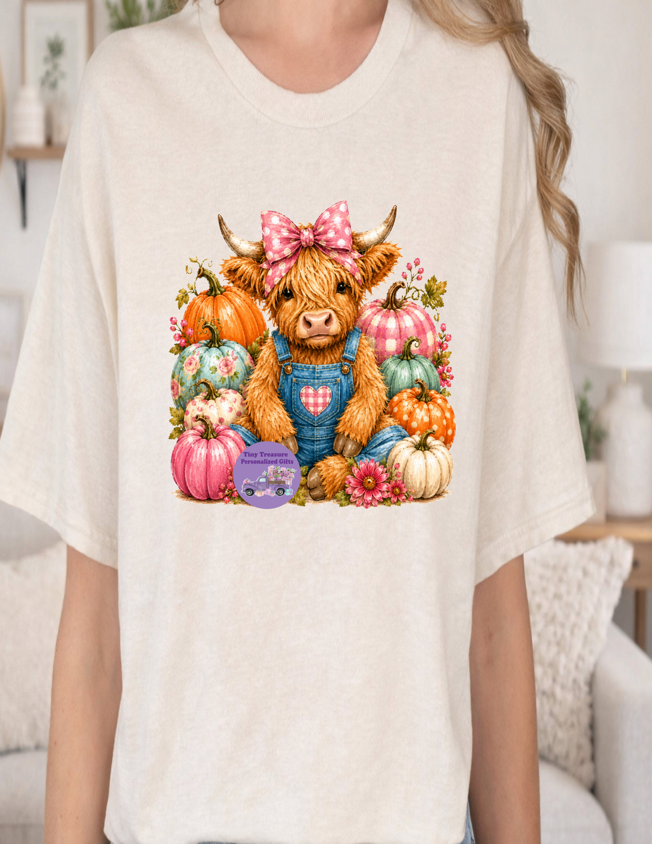 Highland cow with pumpkins t-shirt